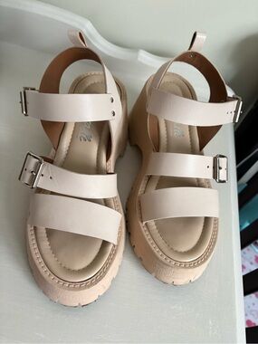 L'INTERVALLE Neutral Cream Platform Strappy Sandals